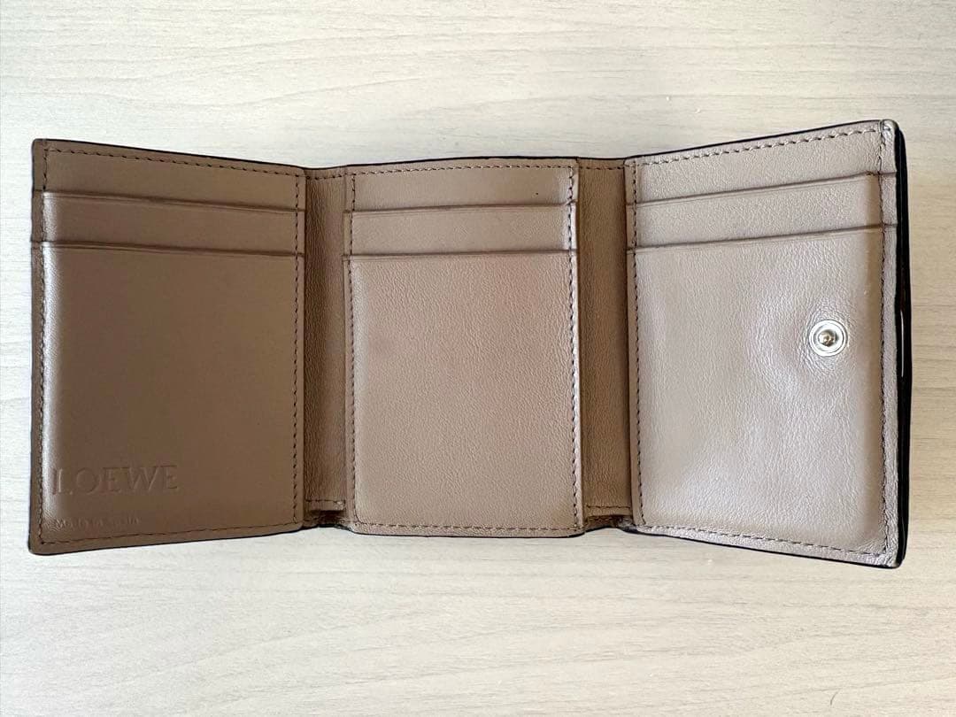 LOEWE アナグラム　三つ折り財布　コンパクト