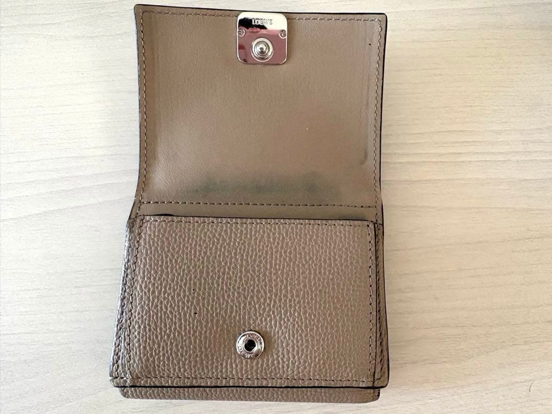LOEWE アナグラム　三つ折り財布　コンパクト