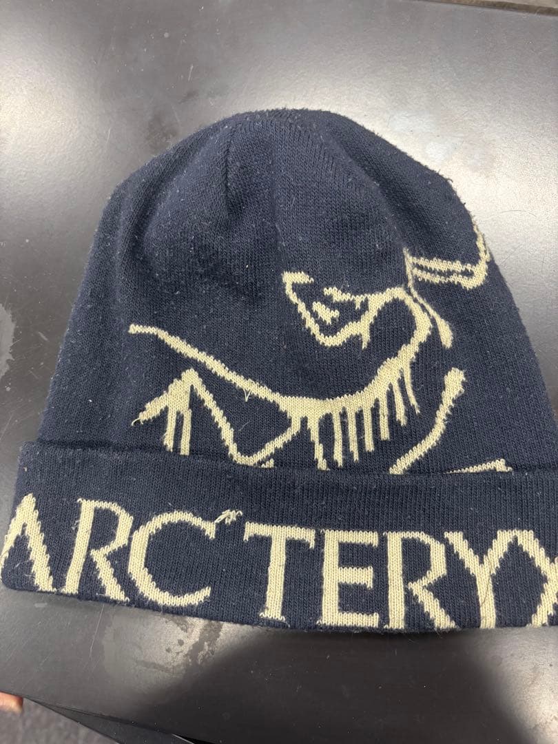 ARC'TERYX ネイビー ニット帽