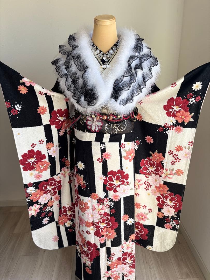 専用です！❤️お洒落で可愛い振袖フルセット（７点）正絹振袖　袋帯　成人式　白黒地