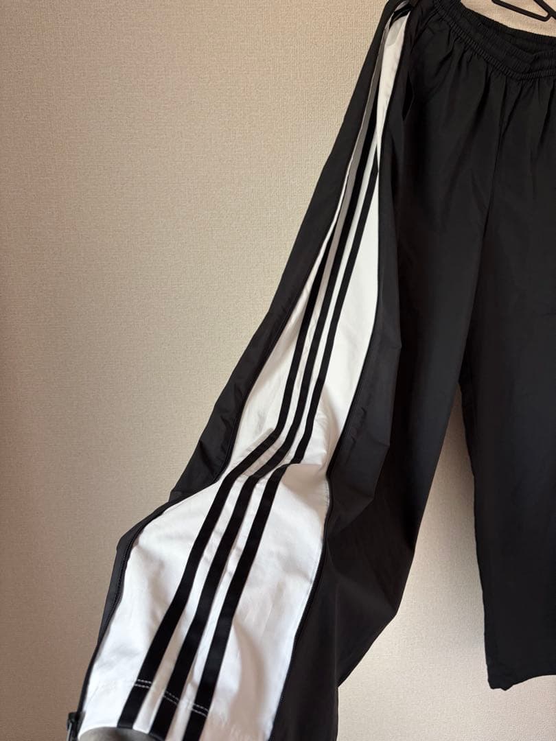 adidas originals アディレニウム ジップ トラックパンツ