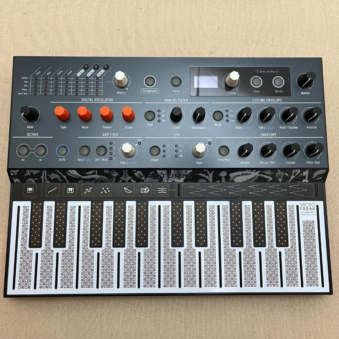 Arturia MicroFreak シンセサイザー