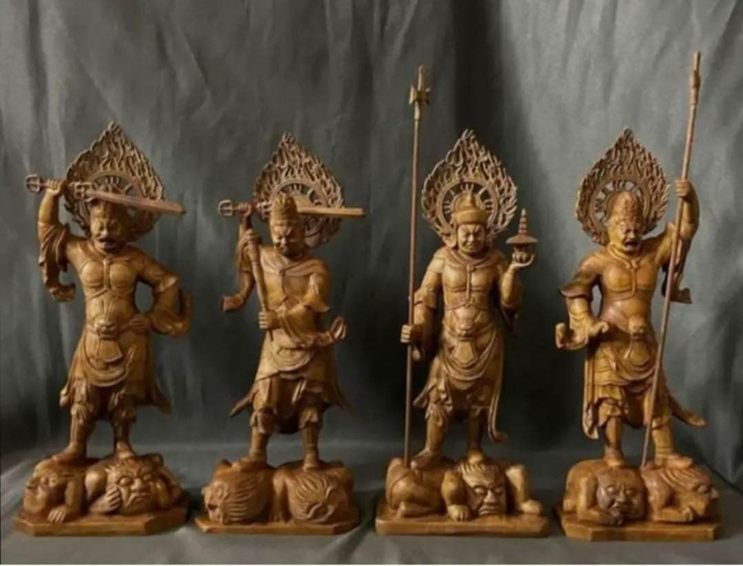 総柘植材　仏教工芸品　時代彫刻　一刀彫　極上彫　木彫仏像　四天王立像