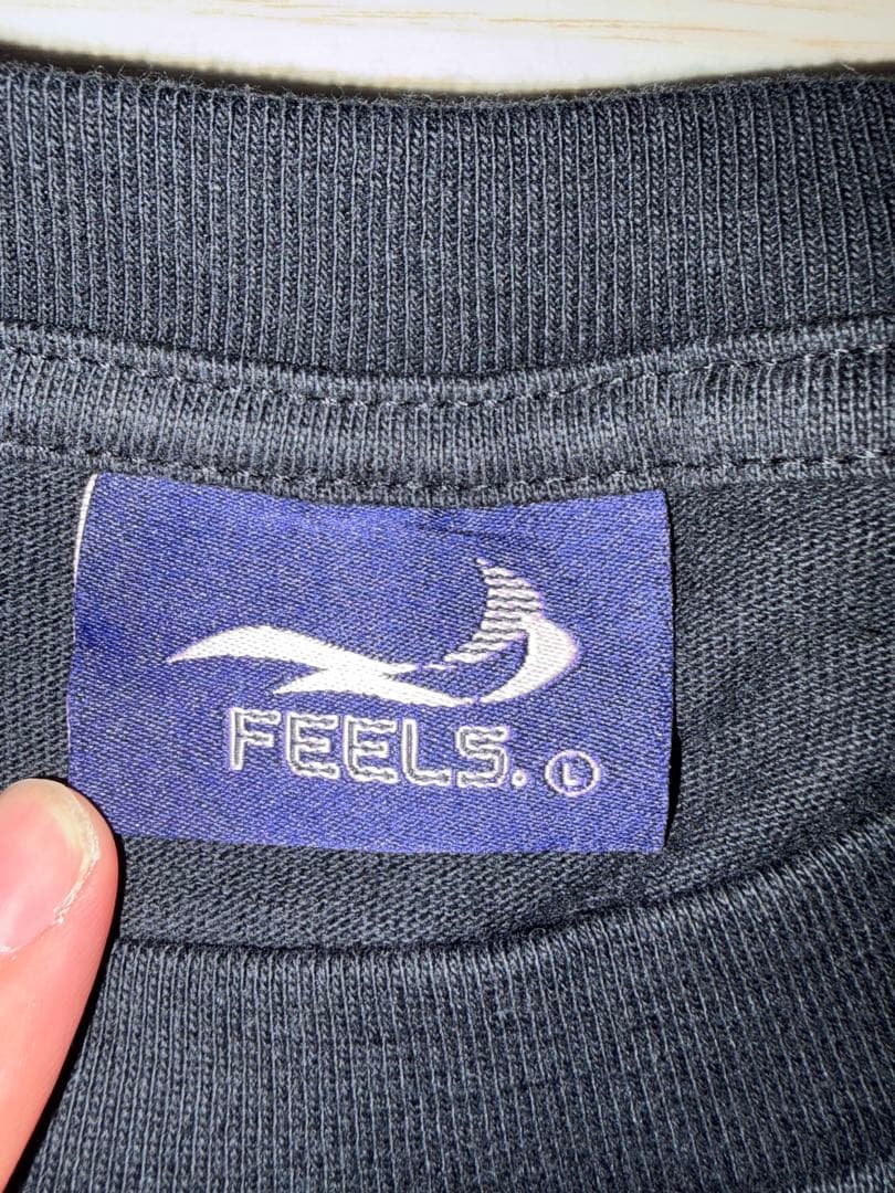 FEELS ブラック Tシャツ グラフィックプリント 上杉柊平