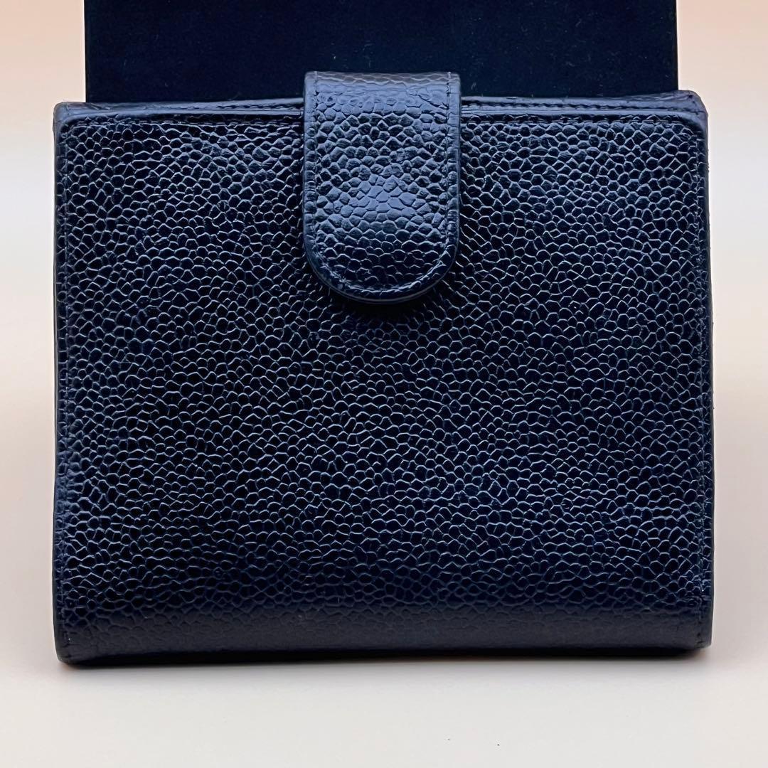 セール【美品】シャネル　CHANEL キャビアスキン　ブラックレザー２つ折り財布