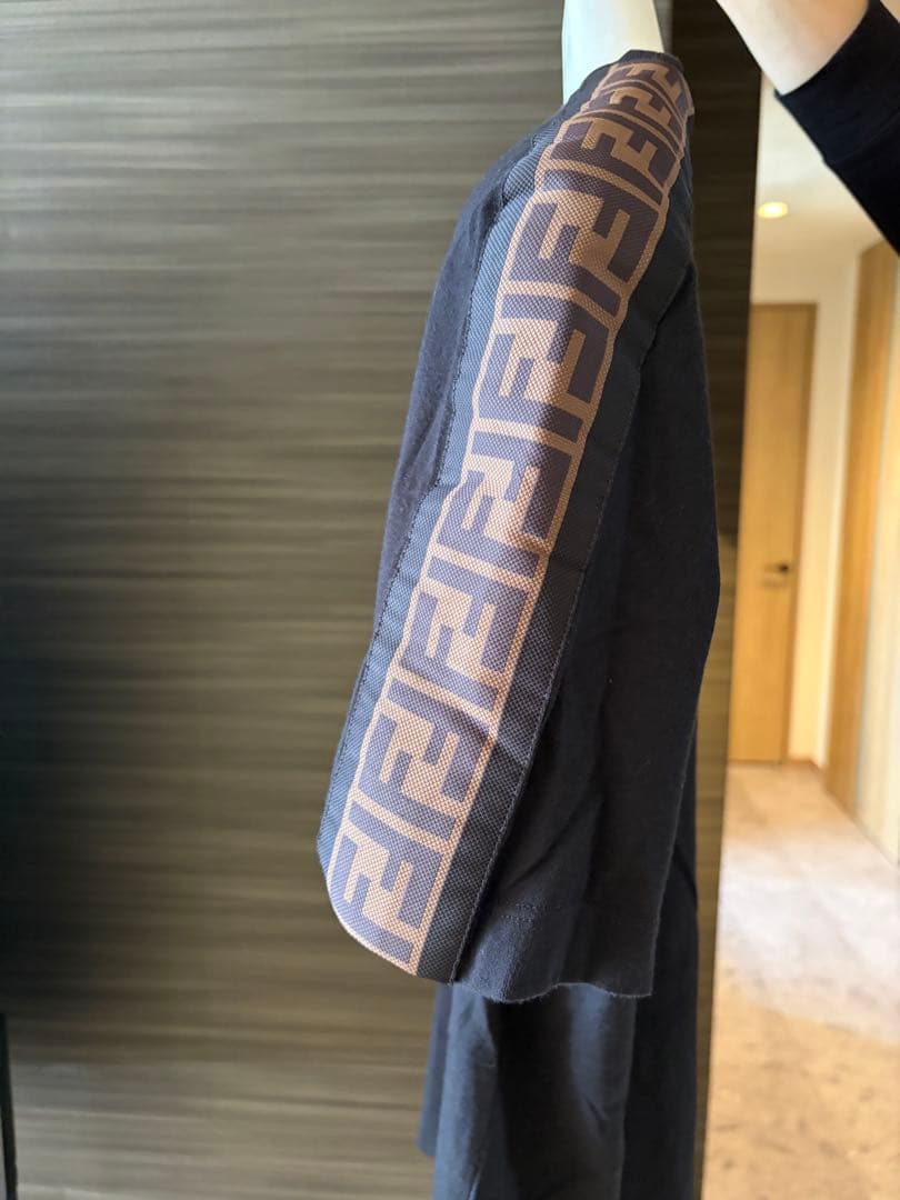 <激安出品>Fendi ロゴ Tシャツ 黒