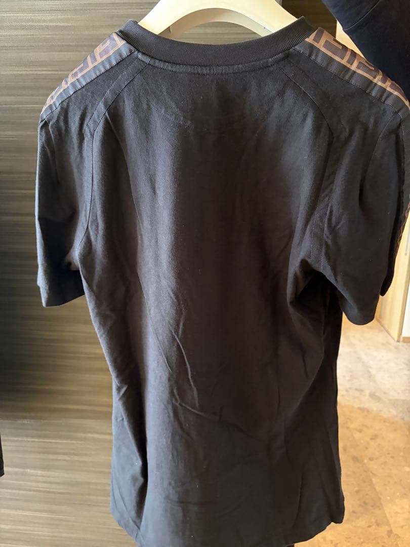 <激安出品>Fendi ロゴ Tシャツ 黒