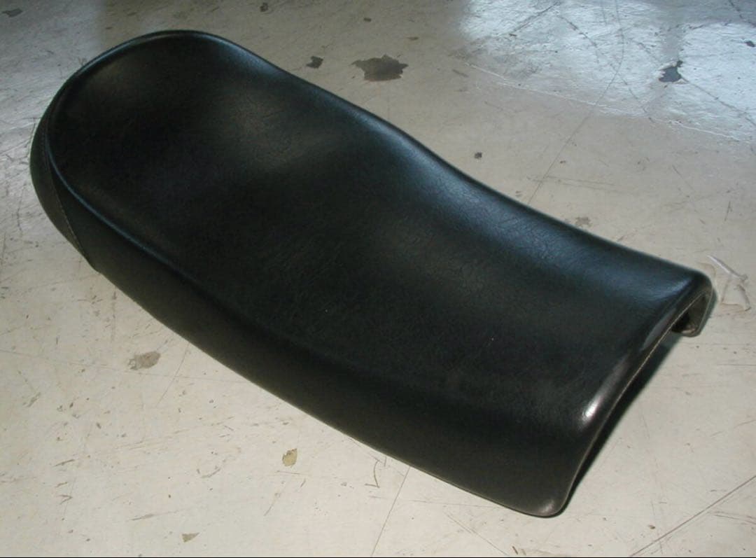sr400 シート デイトナ　オフィシャル　カフェ　ボバー　2％ チョッパー