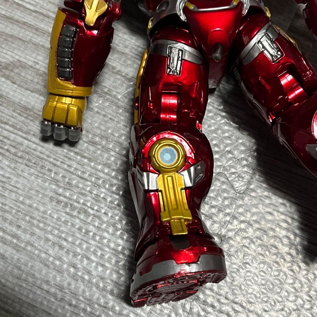 ハルクバスター LED 手足稼働　フィギュア