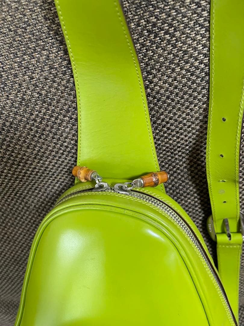 【希少】GUCCI バンブー エナメル ボディーバッグ ロゴ型押し 緑OLD