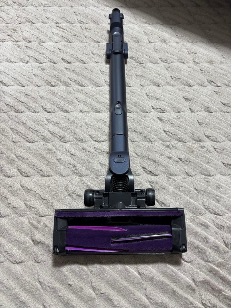 Shark スティッククリーナー本体 自動ゴミ捨て機能付き　LC551JBK