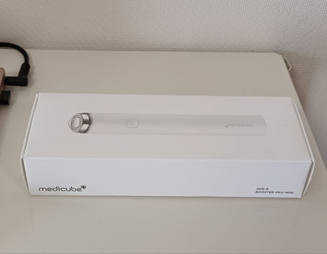 medicube 美顔器　ブースタープロミニ　箱付き