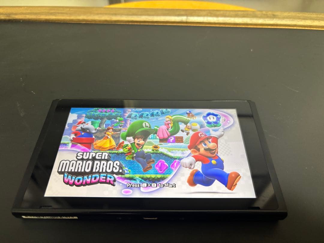 Nintendo 任天堂　ニンテンドー　Switch 本体