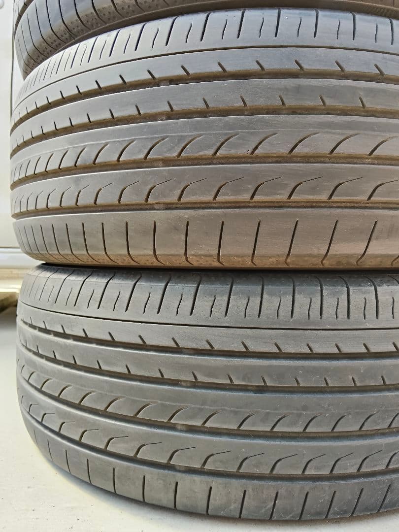 ② ヨコハマ BluEarth RV-02 ブルーアース 235/55R18