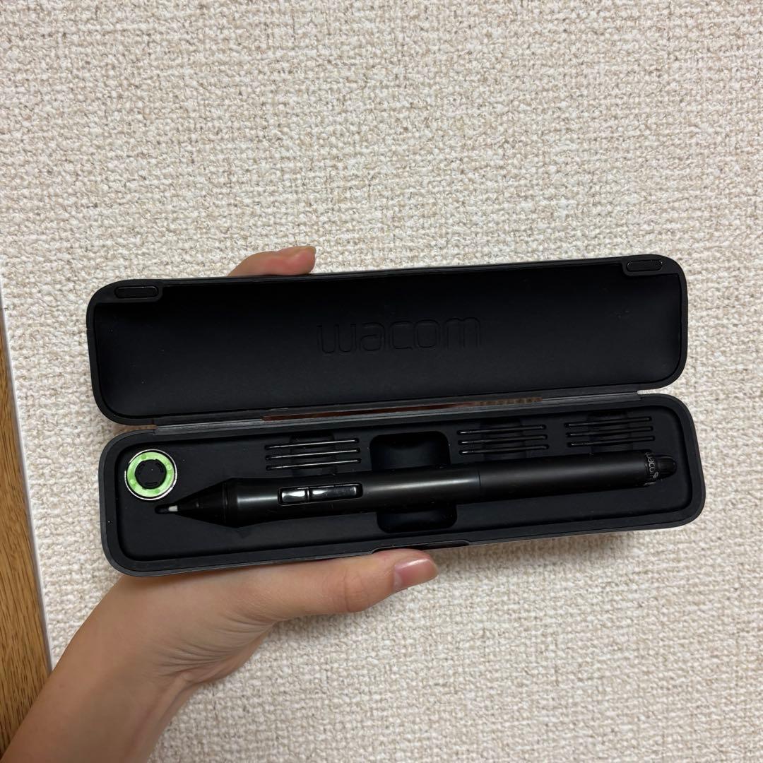 【3/6まで現価格】Wacom cintiq22HD(旧型) 液晶ペンタブレット
