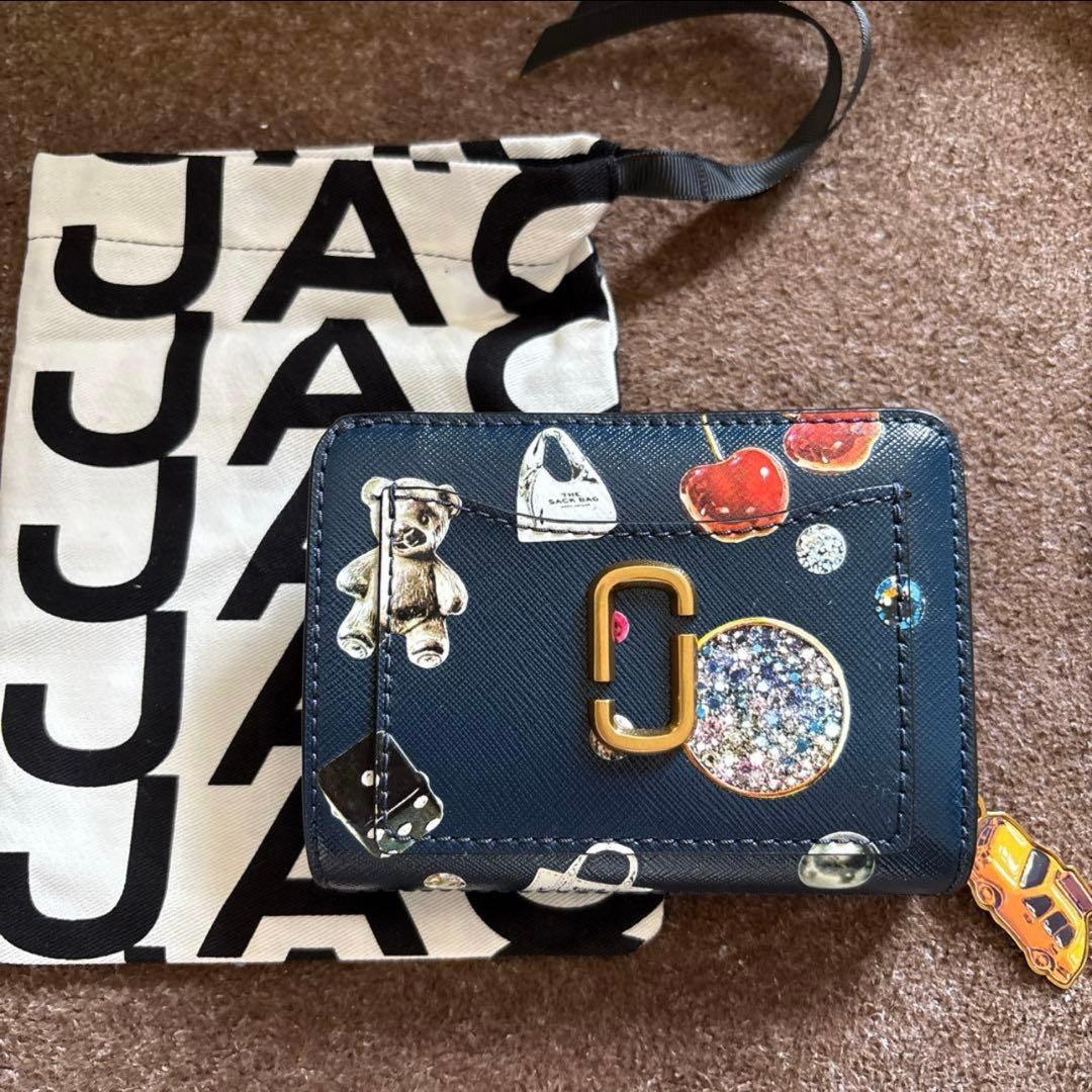 エイメイ MARC JACOBS 2つ折り財布 ホリデー ネイビー
