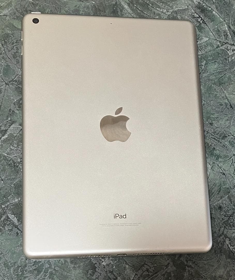 響*様 Apple iPad 第6世代 Wi-Fi 32GB【美品】本体のみ