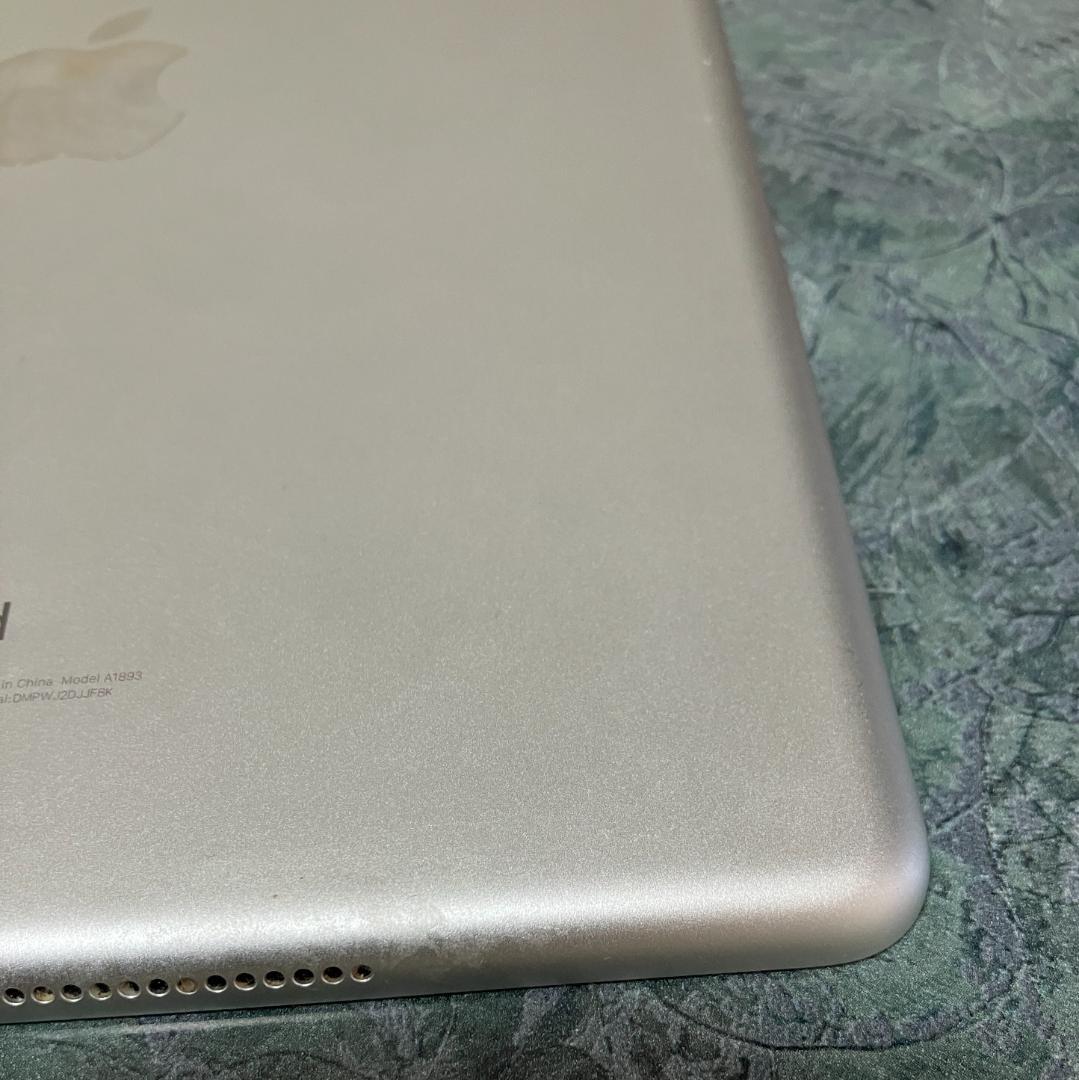 響*様 Apple iPad 第6世代 Wi-Fi 32GB【美品】本体のみ