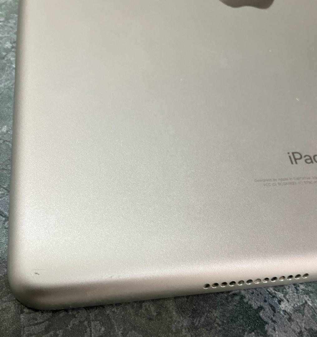 響*様 Apple iPad 第6世代 Wi-Fi 32GB【美品】本体のみ