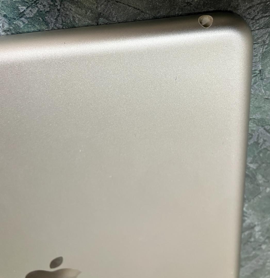 響*様 Apple iPad 第6世代 Wi-Fi 32GB【美品】本体のみ