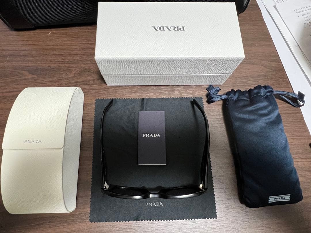 【極美品/確実正規品】PRADA シンボルサングラス SPR 【けしごむ】