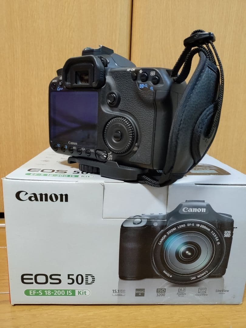EOS 50D　EF-S18〜200mmIS 　 カメラバッグ他