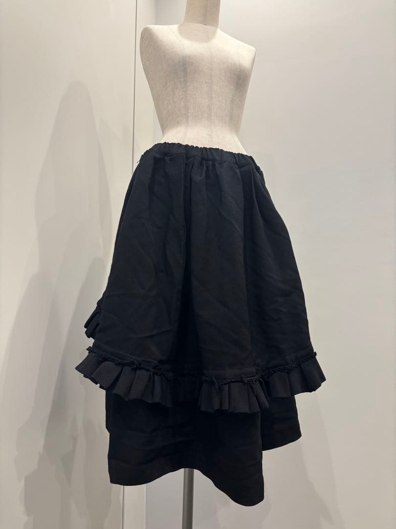 ［24AW］コムデギャルソンコムデギャルソン　ポリエステル縮絨フリルスカート