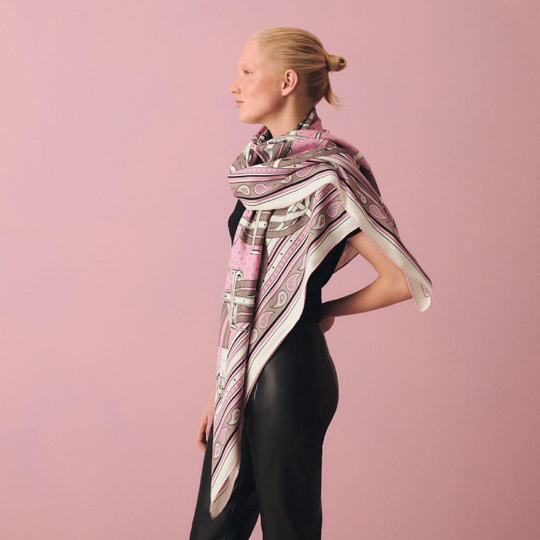 《新品未使用》HERMÈS 26年春夏カレジェアン 《馬銜・バンダナ》