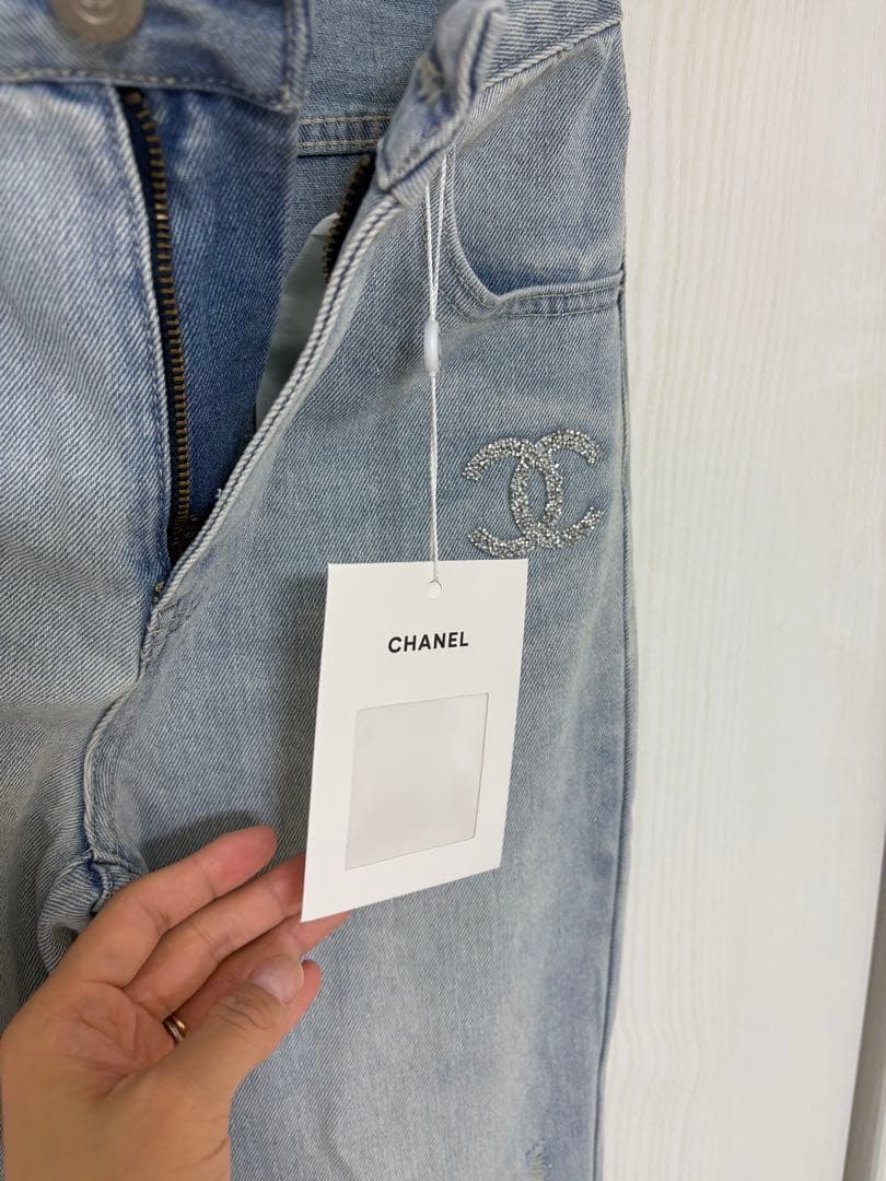 極美品！！ CHANEL ライトブルーダメージフレアパンツ