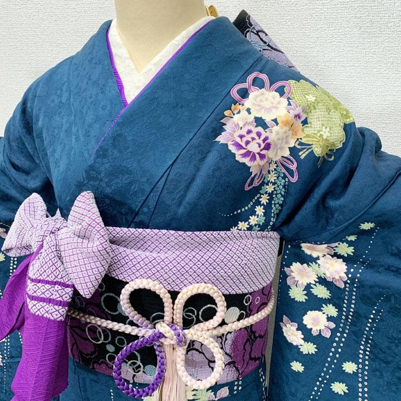 504z8☆振袖 身幅広め 金駒刺繍 金彩 地紋 古典柄☆美品 成人式 結婚式
