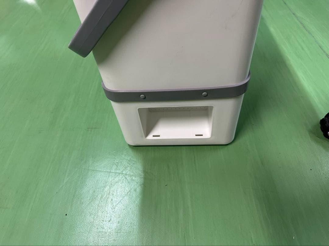 車載冷蔵庫12L -16℃～20℃ 12V/24V車に対応 AC/DC電源対応