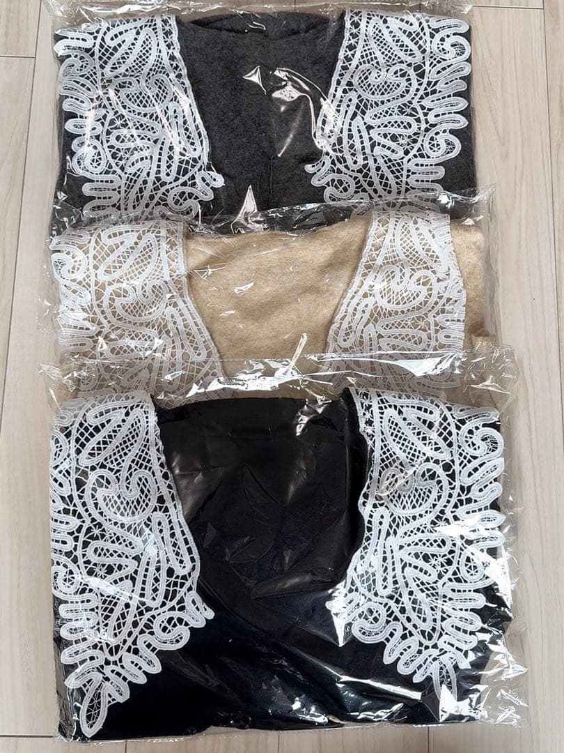 未使用　acka lace collar knit cardigan グレー色