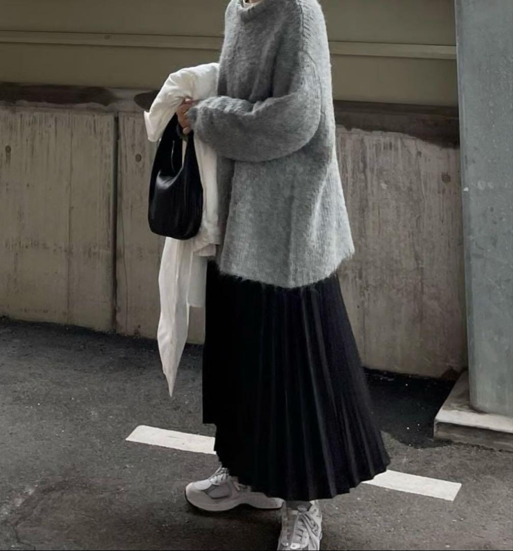 sui　ファシル　黒 プリーツロングスカート