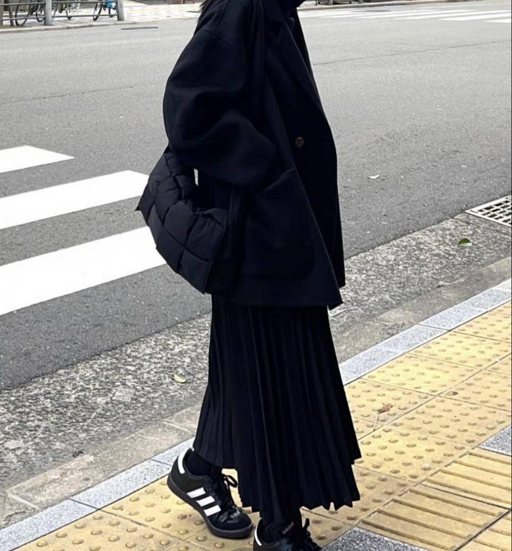 sui　ファシル　黒 プリーツロングスカート