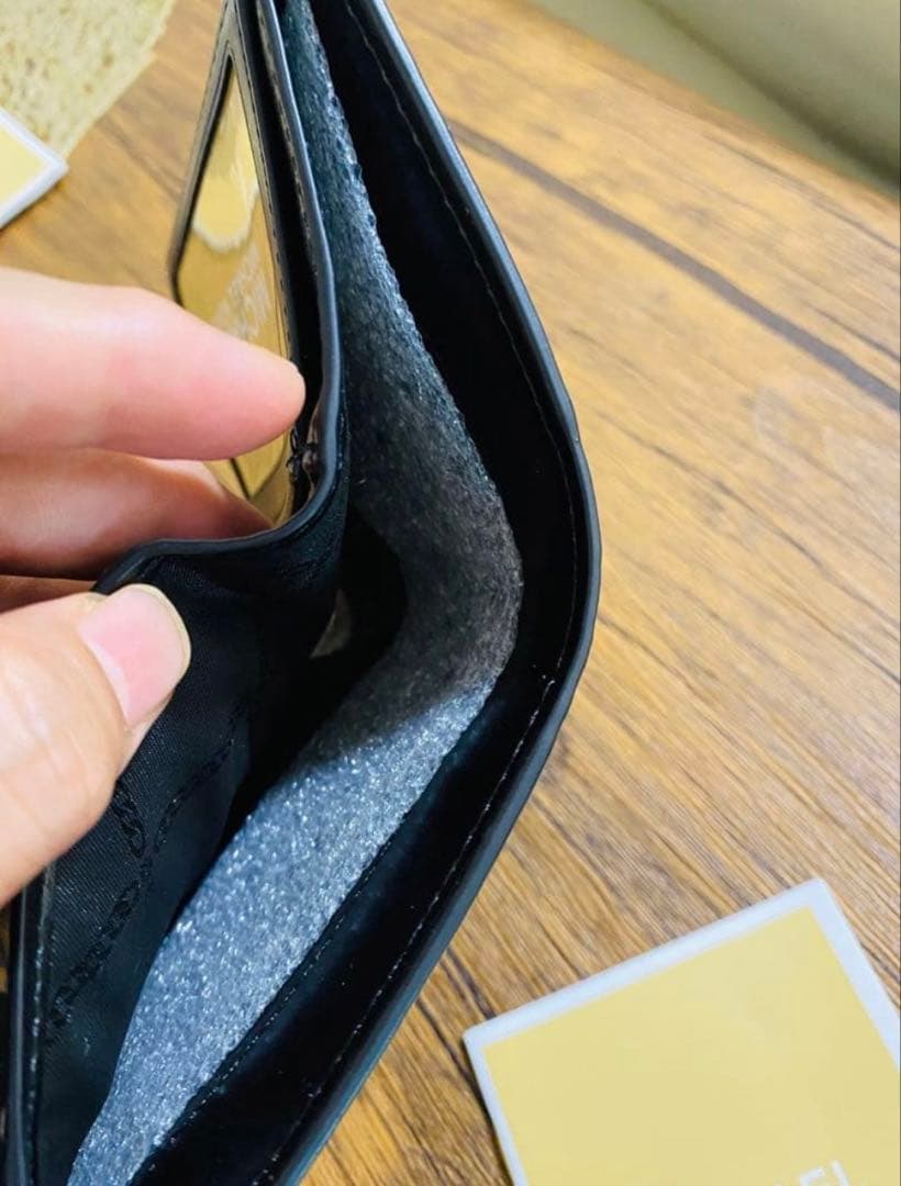 セール❗️MICHAEL KORS 二つ折り財布 グレー/ブラック