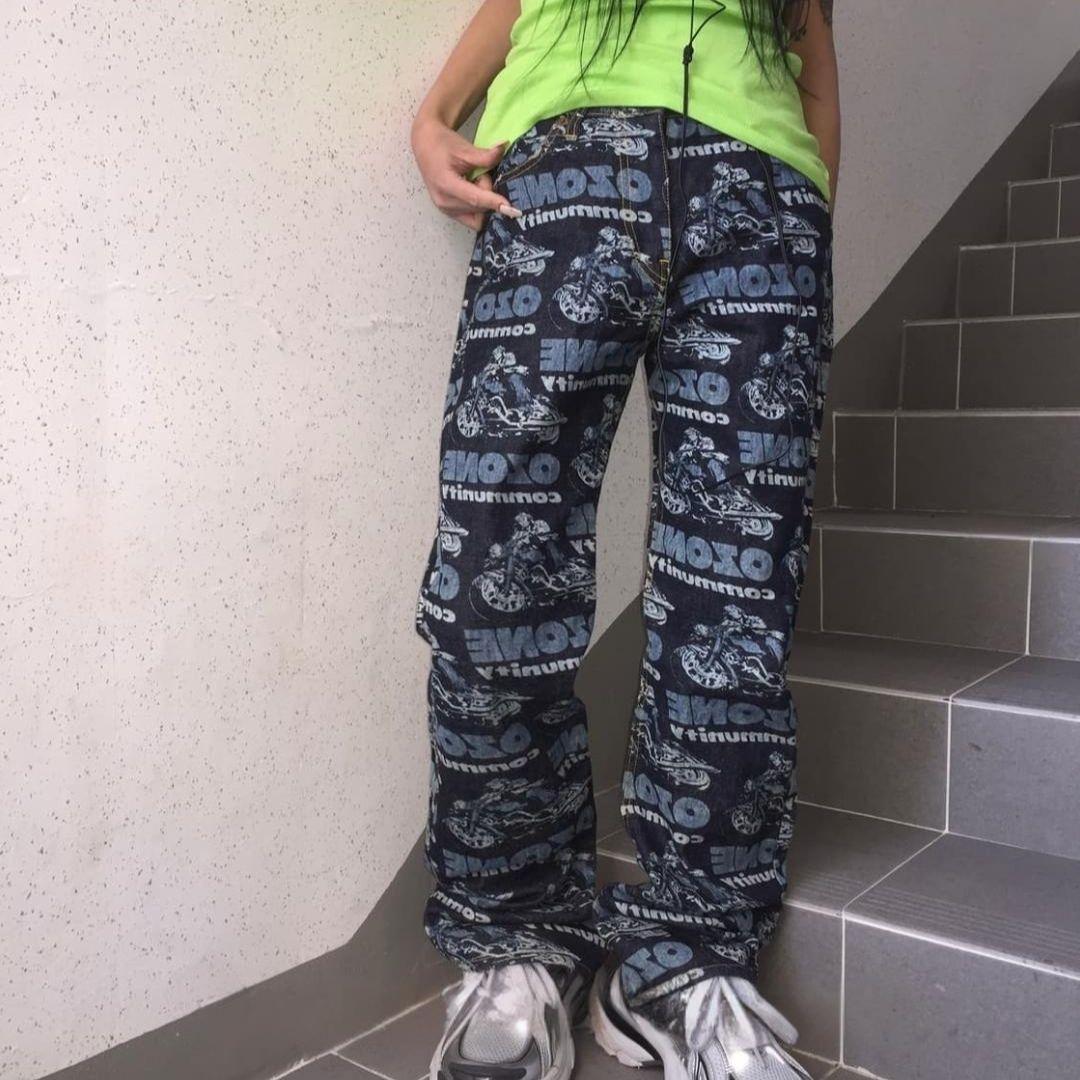美品 希少レア オゾンコミュニティ グラフィックロゴデニムパンツ 総柄