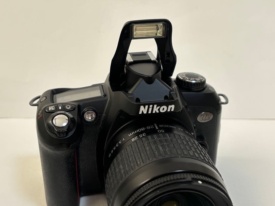 フィルム一眼レフ Nikon U2 ブラック 28-80mmレンズ付き