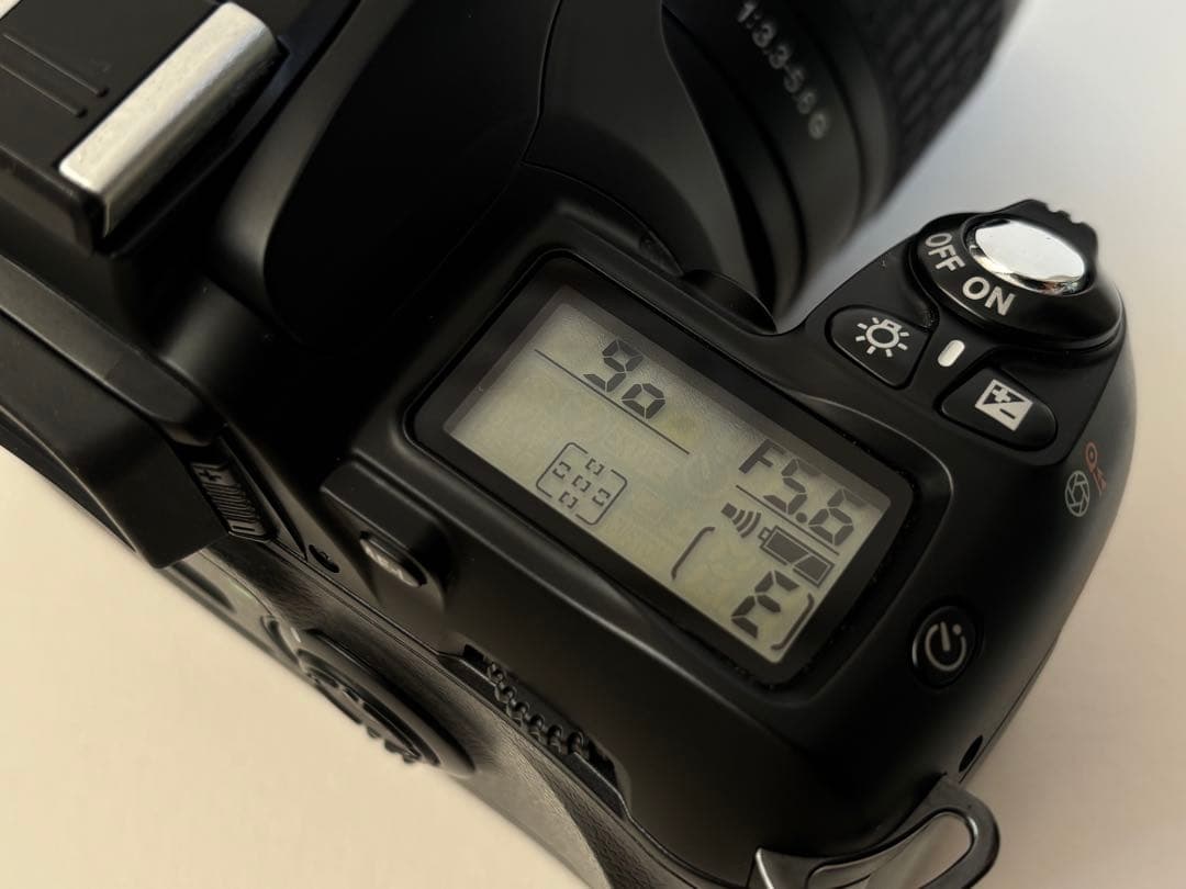 フィルム一眼レフ Nikon U2 ブラック 28-80mmレンズ付き
