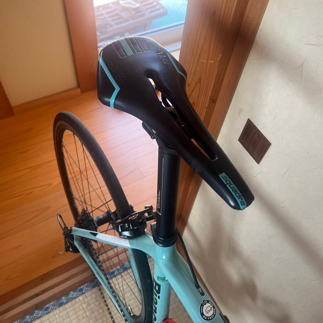 Bianchi SEMPRE PRO 105 2018 カーボン　ロードバイク