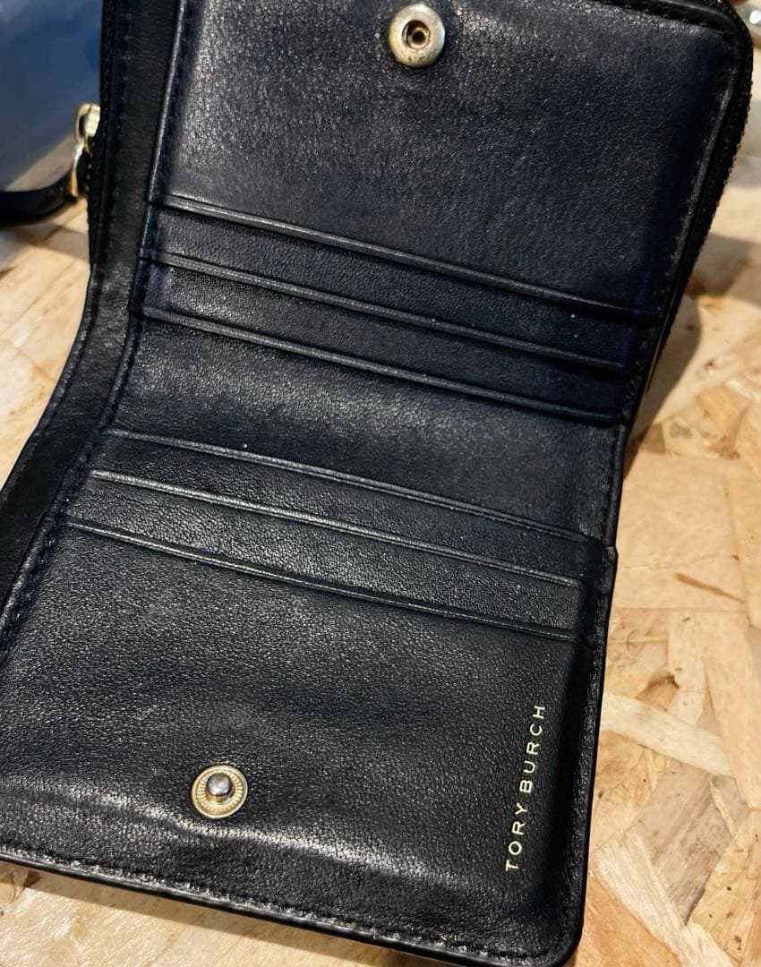 ［値下げ］TORY BURCH ブラックレザー 二つ折り財布