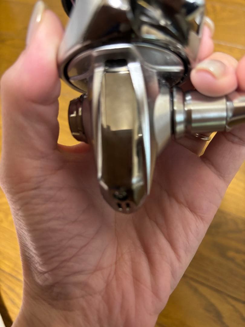 SHIMANO STRADIC C3000 スピニングリール。