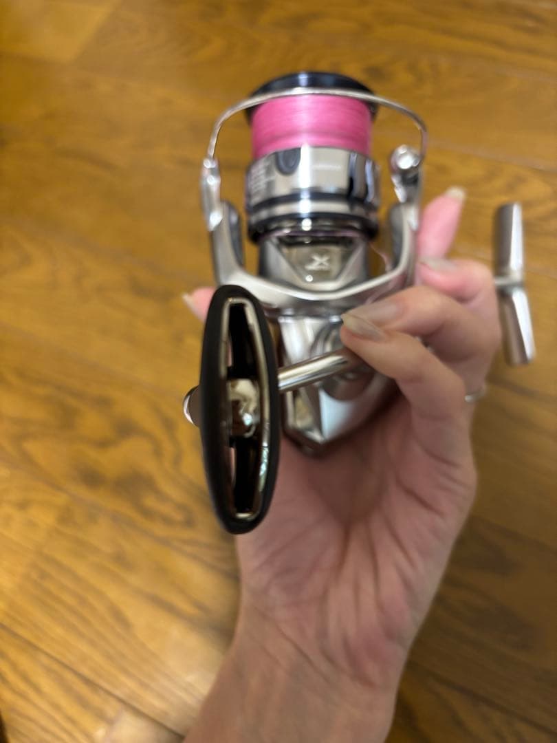 SHIMANO STRADIC C3000 スピニングリール。