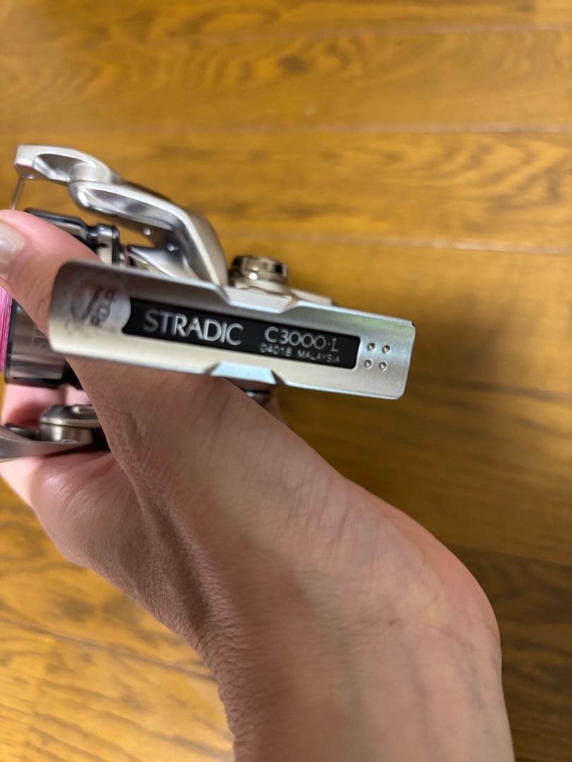 SHIMANO STRADIC C3000 スピニングリール。