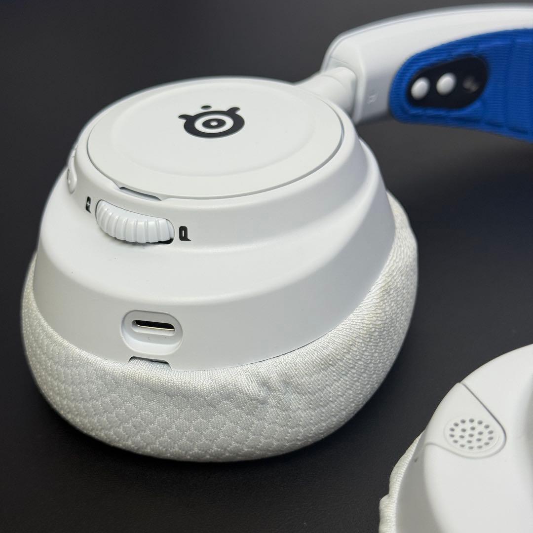ヘッドホン Steelseries Arctis Nova 7 P