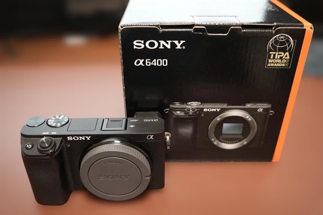 SONY α6400 カメラ（シャッター数約 66枚 高速SDカード付き）