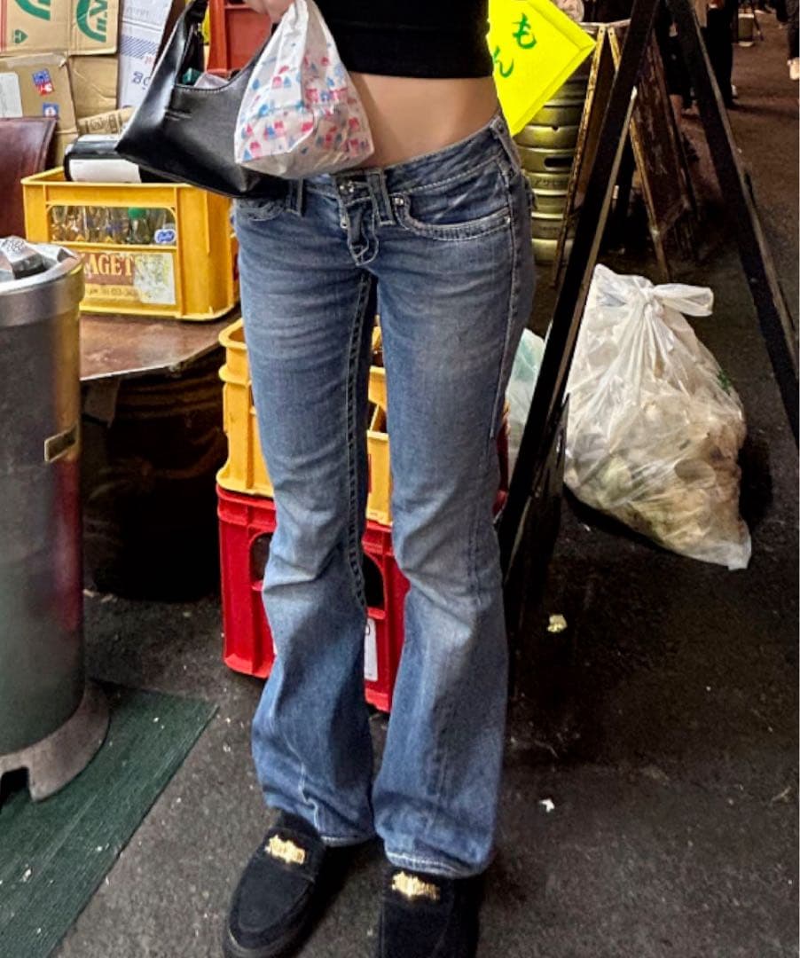 True Religion ローライズデニム
