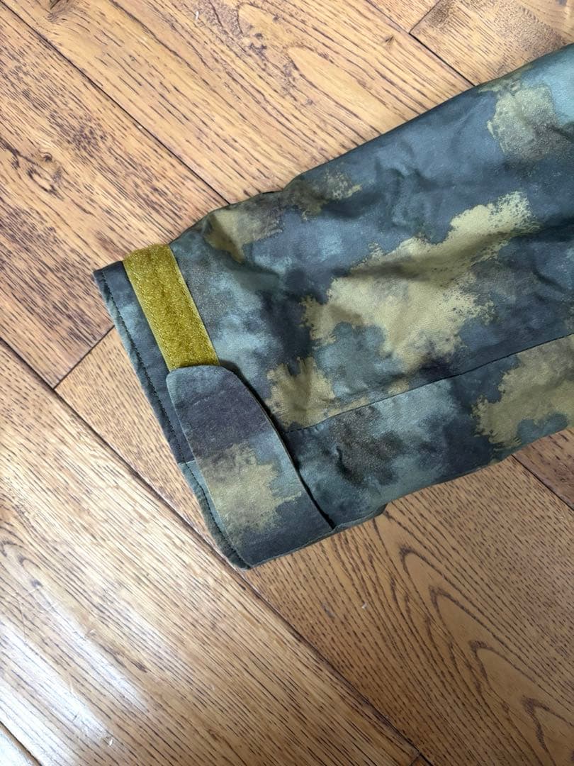 Burton スノーボードジャケット カモフラージュ