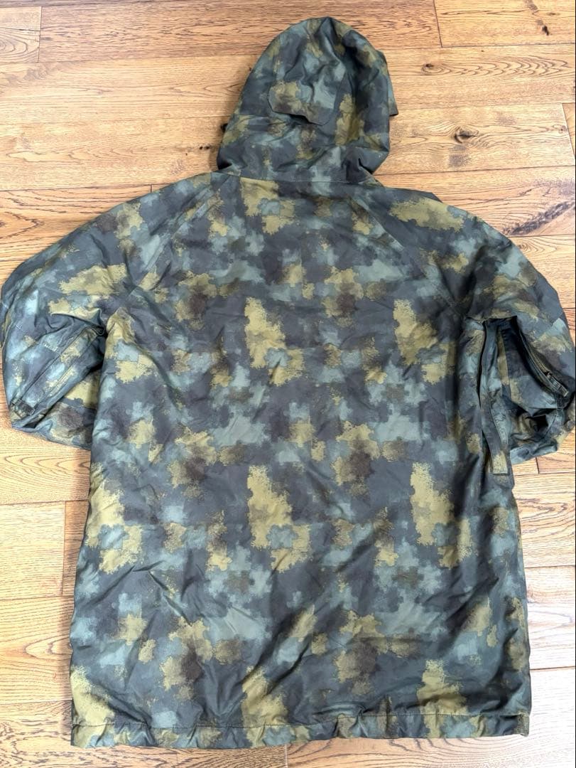 Burton スノーボードジャケット カモフラージュ