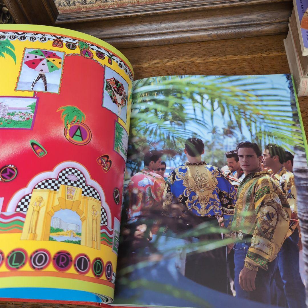 ヴェルサーチ写真集 SOUTH BEACH STORIES BY VERSACE
