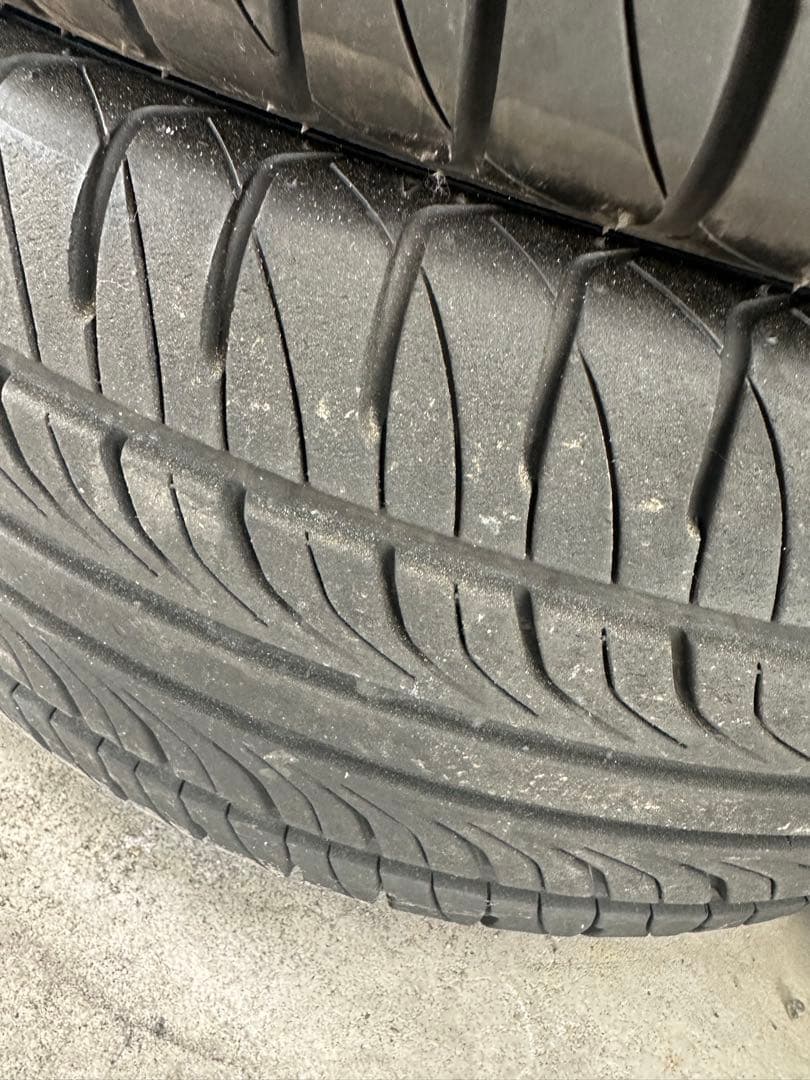 送料無料　215/55R17 ハイエースから取外